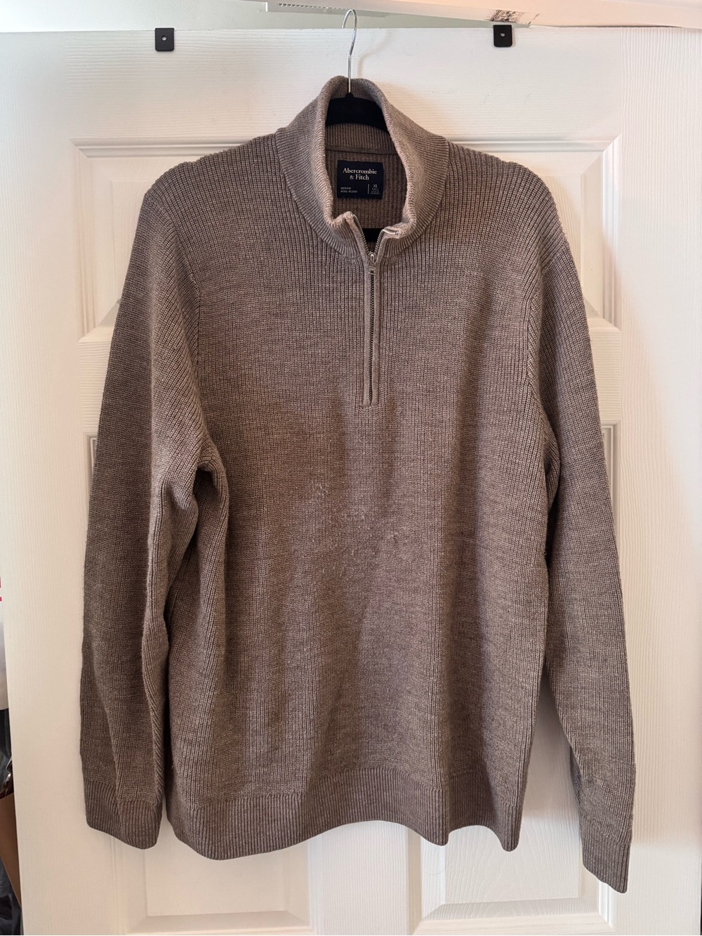 Abercrombie & Fitch Men’s Taupe Zip-Neck Sweater